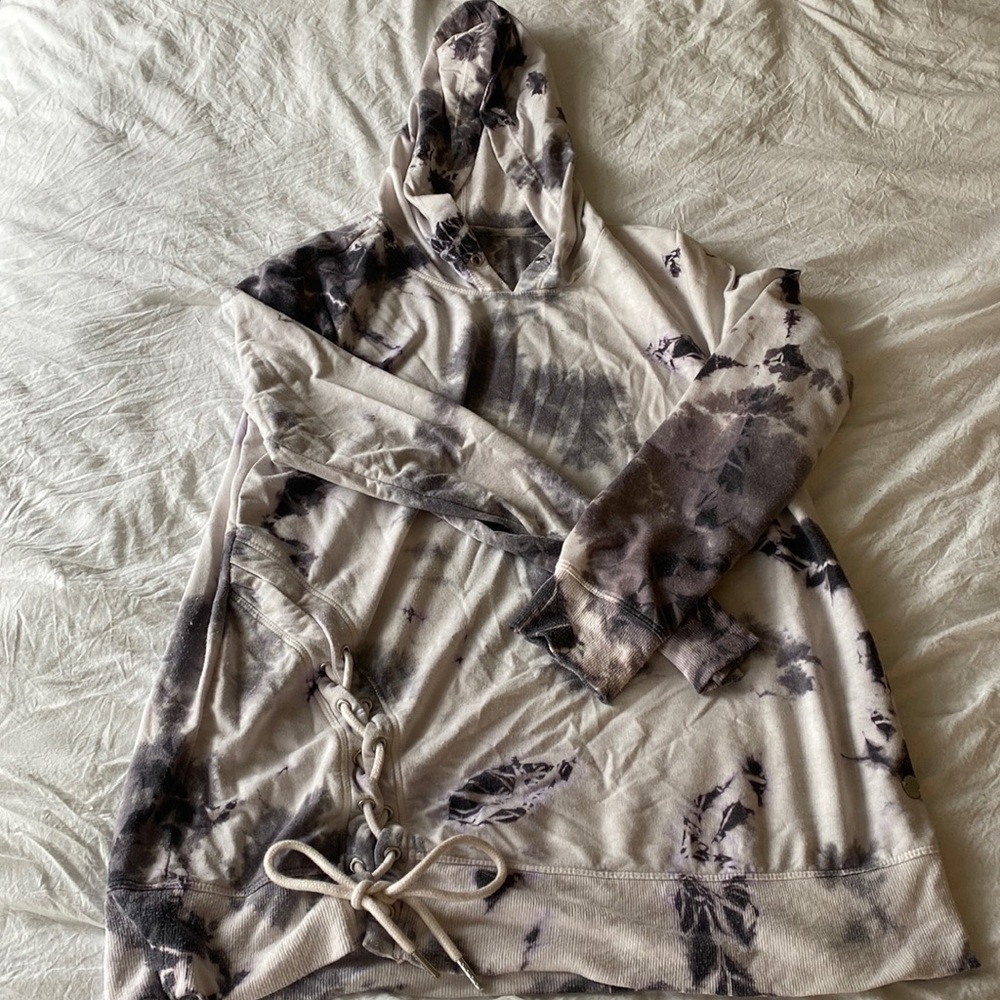 PURPLE WHITE TIE DYE SWEATSHIRT Ideology Medium​